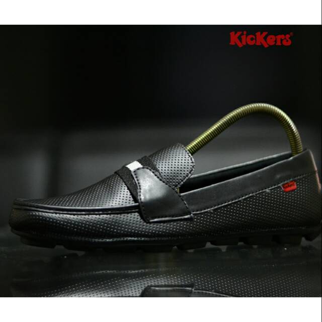 Sepatu Slip On Pria. Kickers Slip On