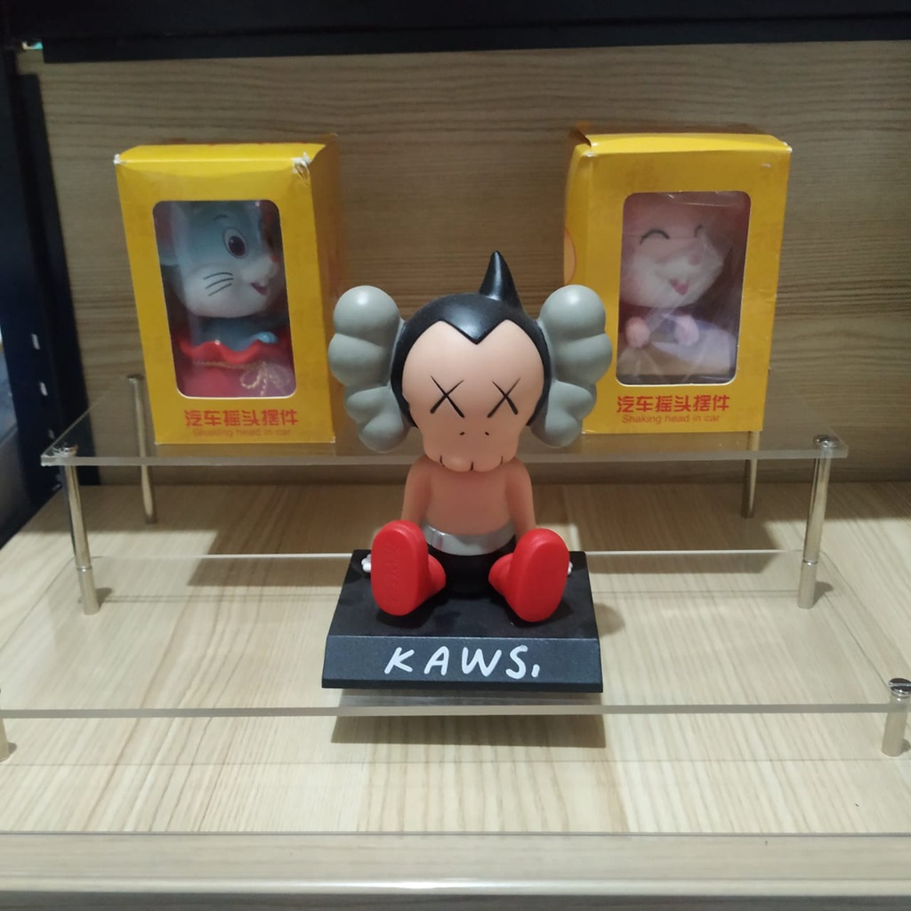 Stand Display Kaca Tingkat Untuk Pajangan Figure atau Foto