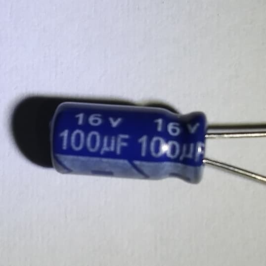 KAPASITOR / ELCO 100uf 16V