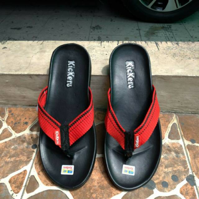 SANDAL SANTAI KICKERS PRIA ANTI SELIP