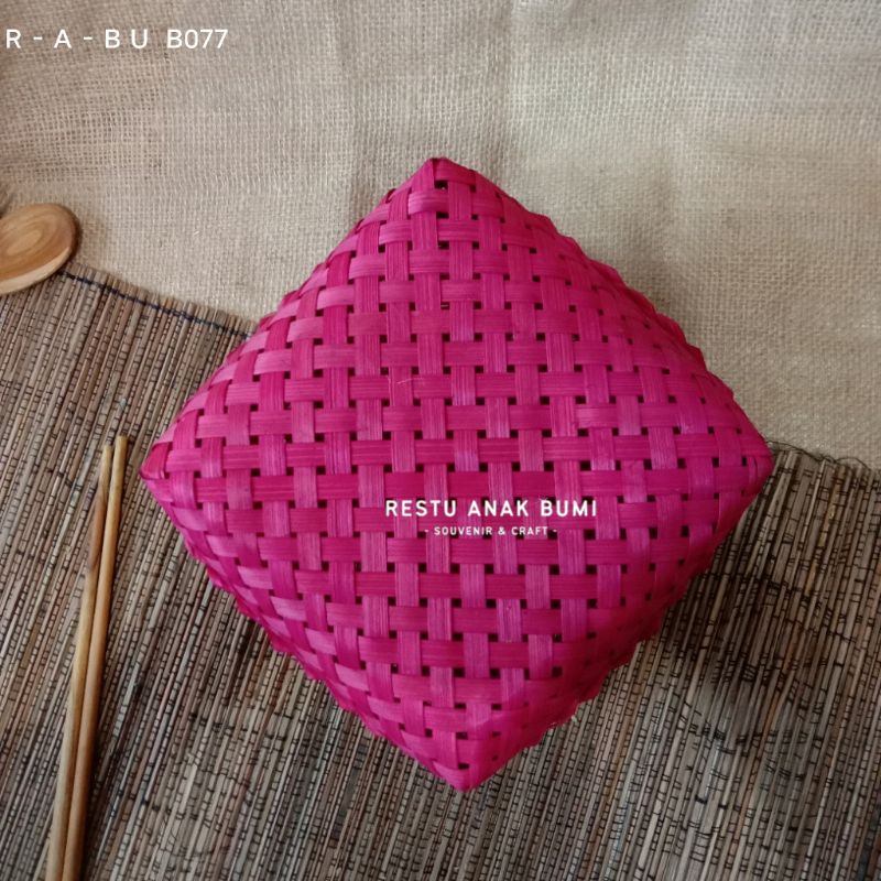 

(B077) Besek Bokor Bali Warna Magenta 15cm|Besek|Sokase Warna|Hantaran|Hampers|Foodbox|Anyaman Bambu
