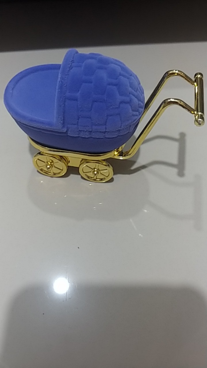 Kotak Penyimpanan Perhiasan Bentuk Stroller Bahan Velvet Untuk Hadiah