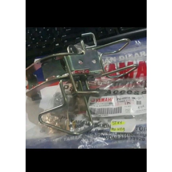 STAY BRACKET DUDUKAN COVER DEPAN MX KING 2PV-F331A-00 ORIGINAL YGP