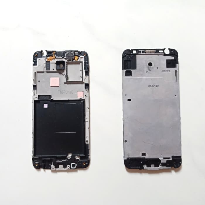 TULANG TENGAH FRAME TATAKAN LCD - Samsung J5 2015 J500