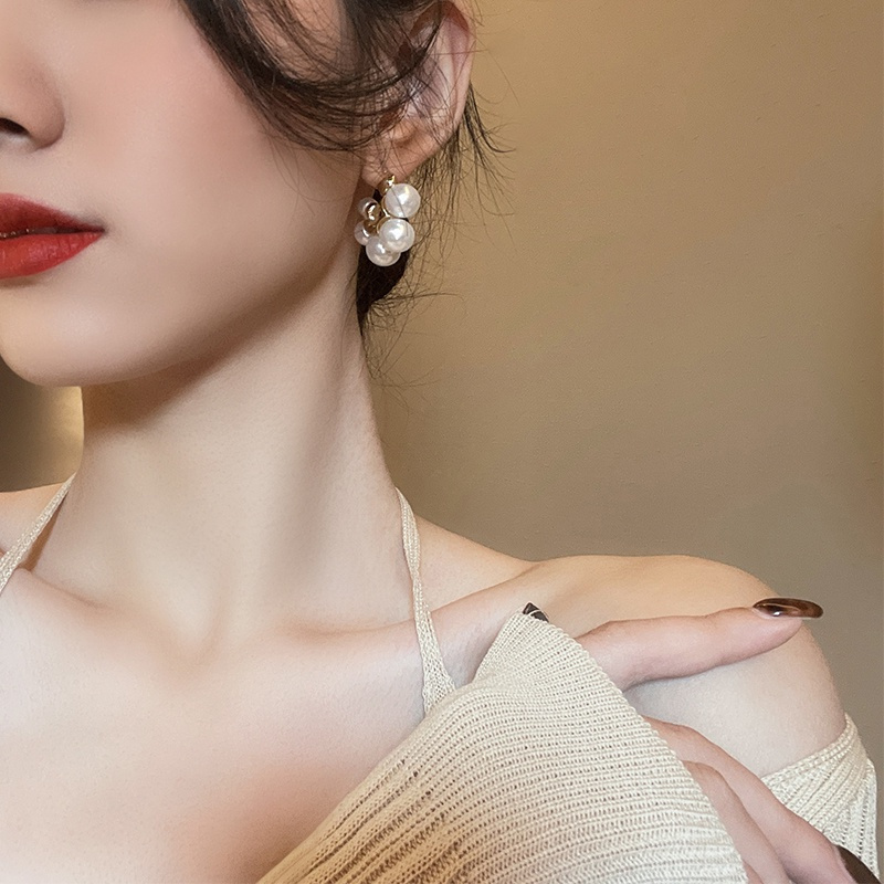 [Korean Elegant Temperament Metal Inlaid Pearl Earrings For Women ] [Girls French Trendy All-Match Alloy Luxury Wedding Party Earring]  [Fashio Earrring Gifts  Jewelry Accessories]