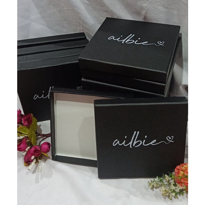 

Kotak Packaging Hijab uk. 15,5x15,5x4 cm