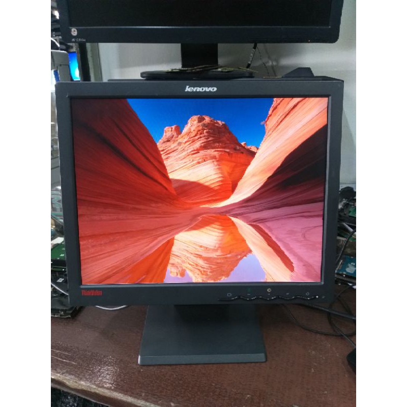 Monitor LCD 15 inch Kotak berbagai merk