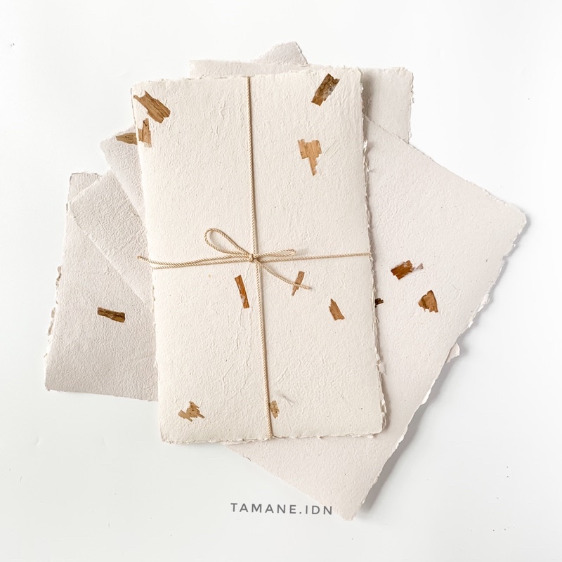 

[tamane] handmade paper / warna alami natural / motif daun pisang kering / kertas daur ulang eco firendly / aesthetic jurnal journal / A5 15x25 cm