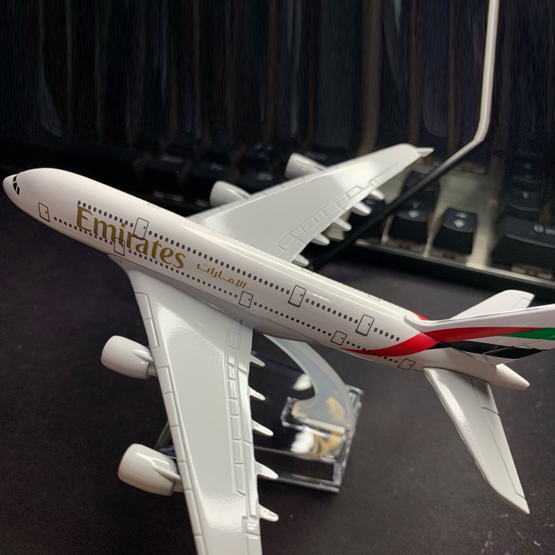 Miniatur Diecast Pesawat Airbus 380 Bahan Metal A380 Aviation 15cm Untuk Koleksimainan