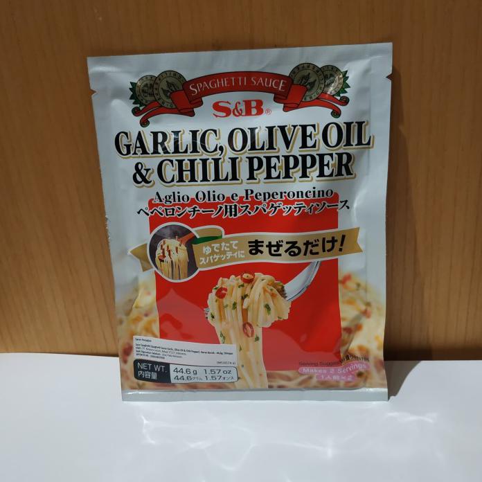 

S&B GARLIC OLIVE OIL & CHILI PEPPER AGLIO OLIO E PEPERONCINO 44,6 GRAM