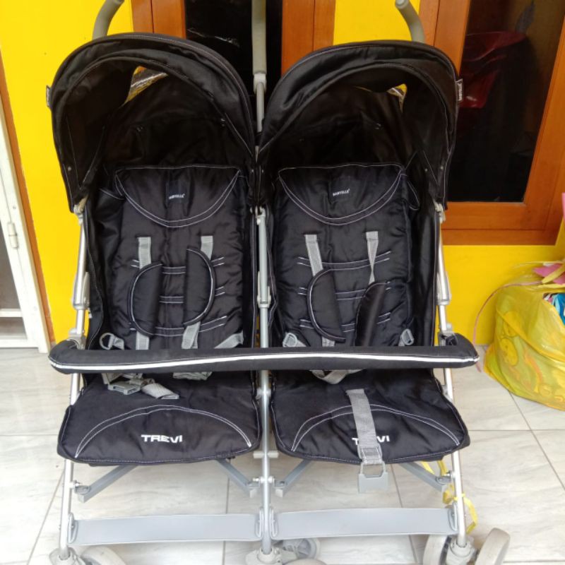 kereta dorong buat bayi kembar merk Trevi