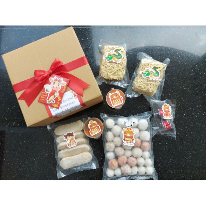 

Hampers Chinese New Year Bakso Campur Hiwan isi Babi Madam Huang Frozen