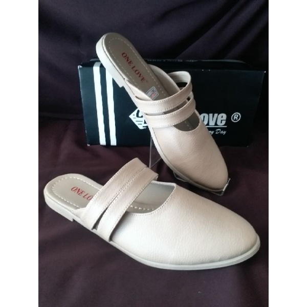 sandal liken trepes one love,sandal cewek cantik,sandal wanita manis,sandal cream one love