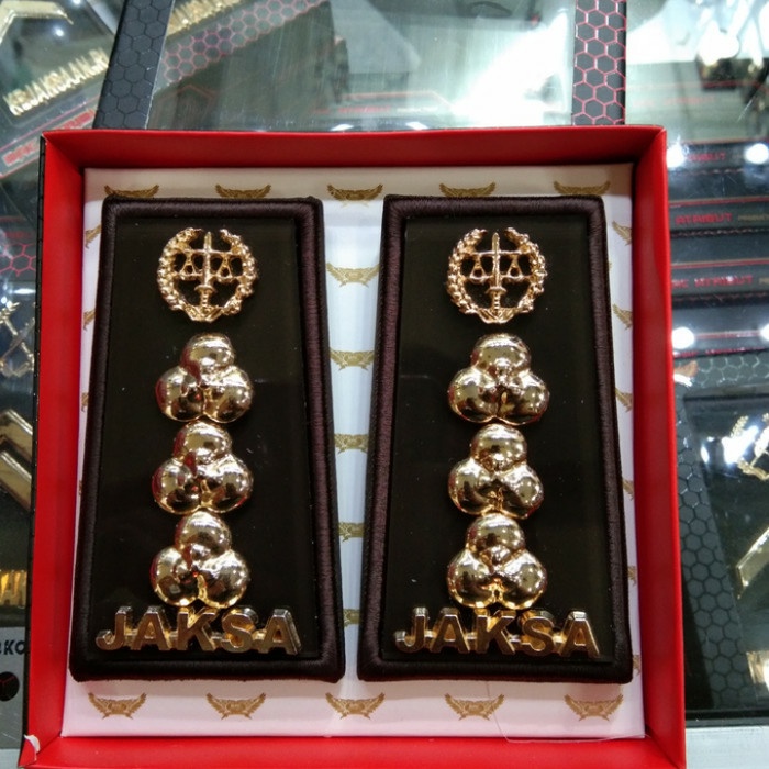 

DISKON SPESIAL PANGKAT JAKSA GOL 4B (LAPIS ACKRELIC) TERLARIS