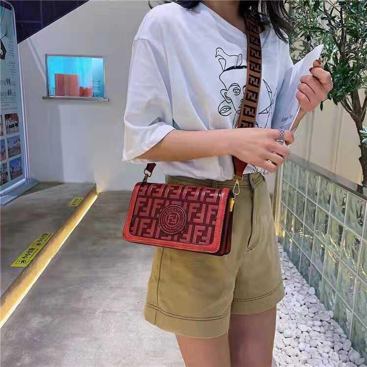 Tas Fashion Wanita/ Tas Selempang Wanita Import