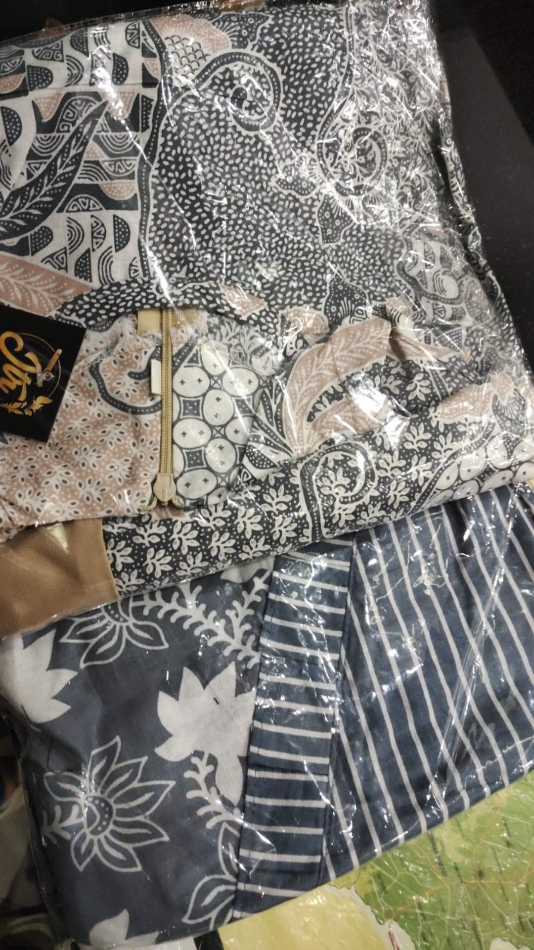 Atasan Batik Dolby Dolbi Dobby Doby Tenun Sutra Tulis Halus Katun Atbm Baron ,sarombit Atasan