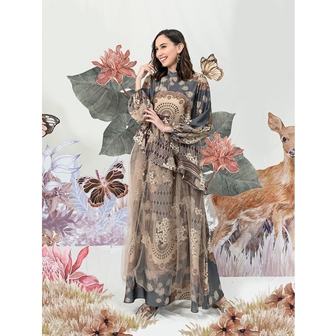 Melody Dress in Blue de Chauffe - Wearing Klamby