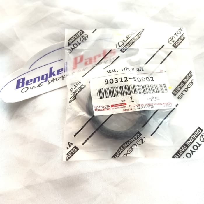 Oil Seal Roda Belakang Kecil Kijang Innova Hilux Original