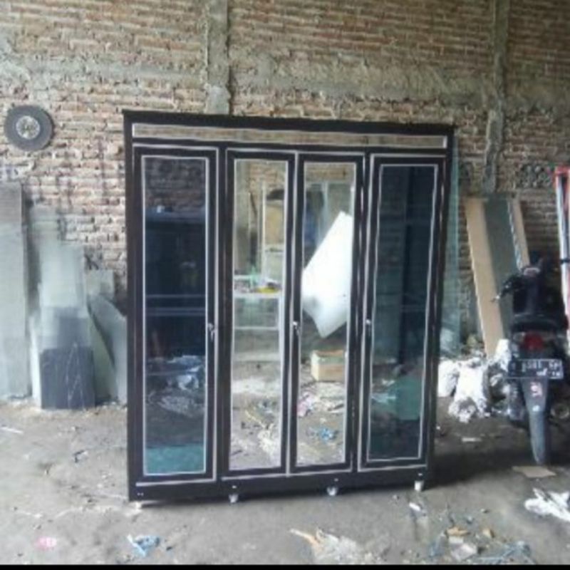 LemariAluminium4Pintu