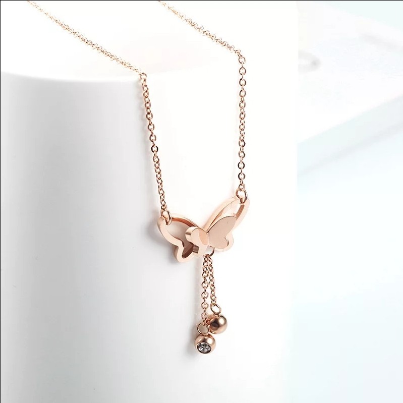 Kalung Titanium Aksen Kupu - Kupu Dengan Pesona Crystal Rumbai Warna RoseGold, Gold, dan Silver