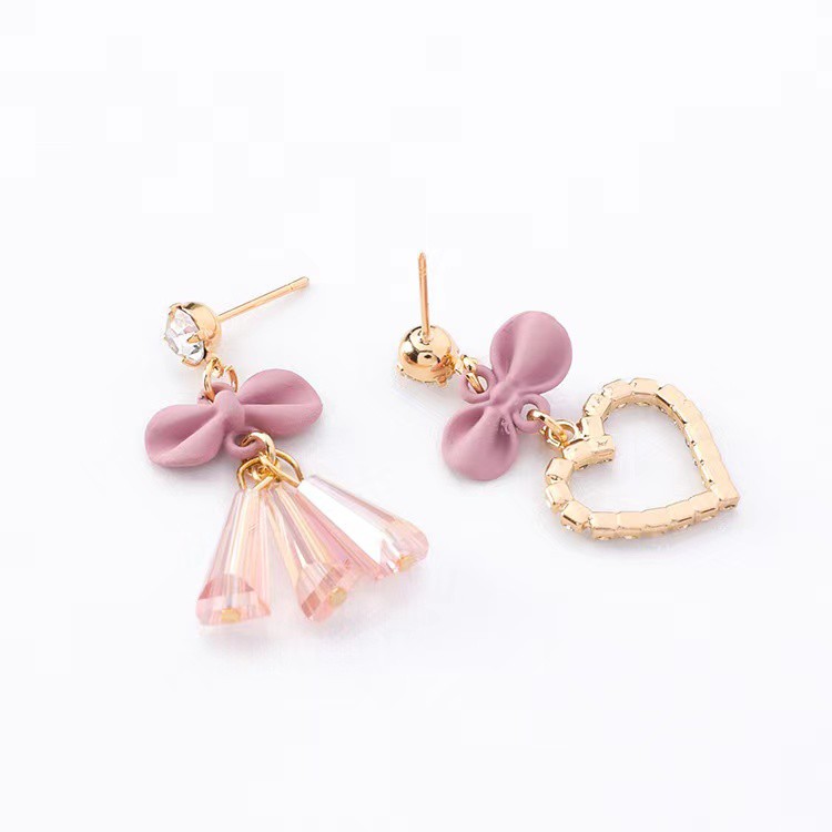 Anting Tusuk Wanita Gaya Korea / Anting Tusuk Wanita Gantung Motif Love Dan Kristal Fashion Wanita