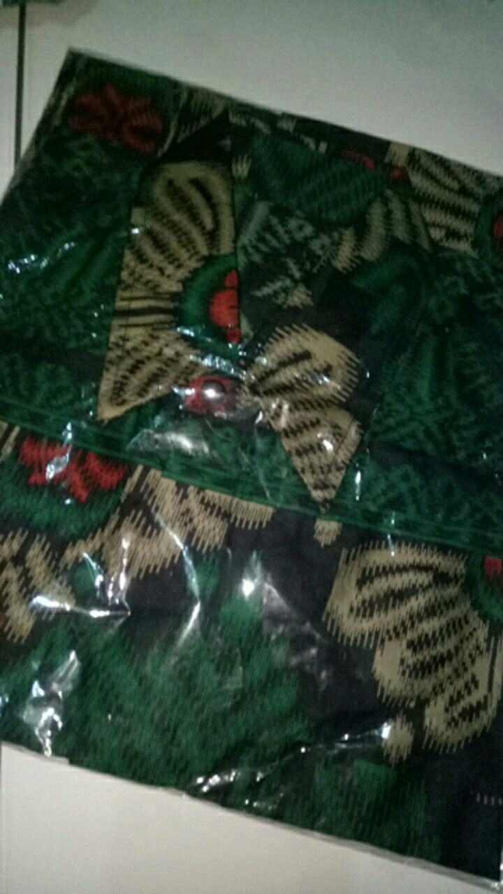 Baju Batik Hijau Ketjubung