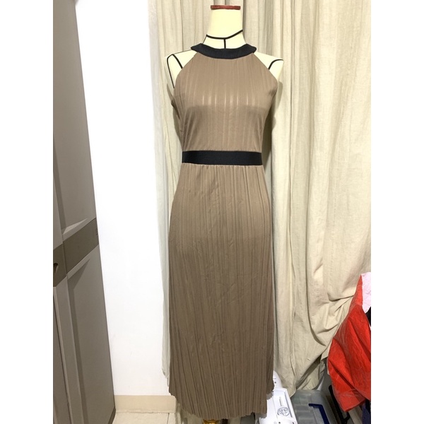 cross neck dress maxi