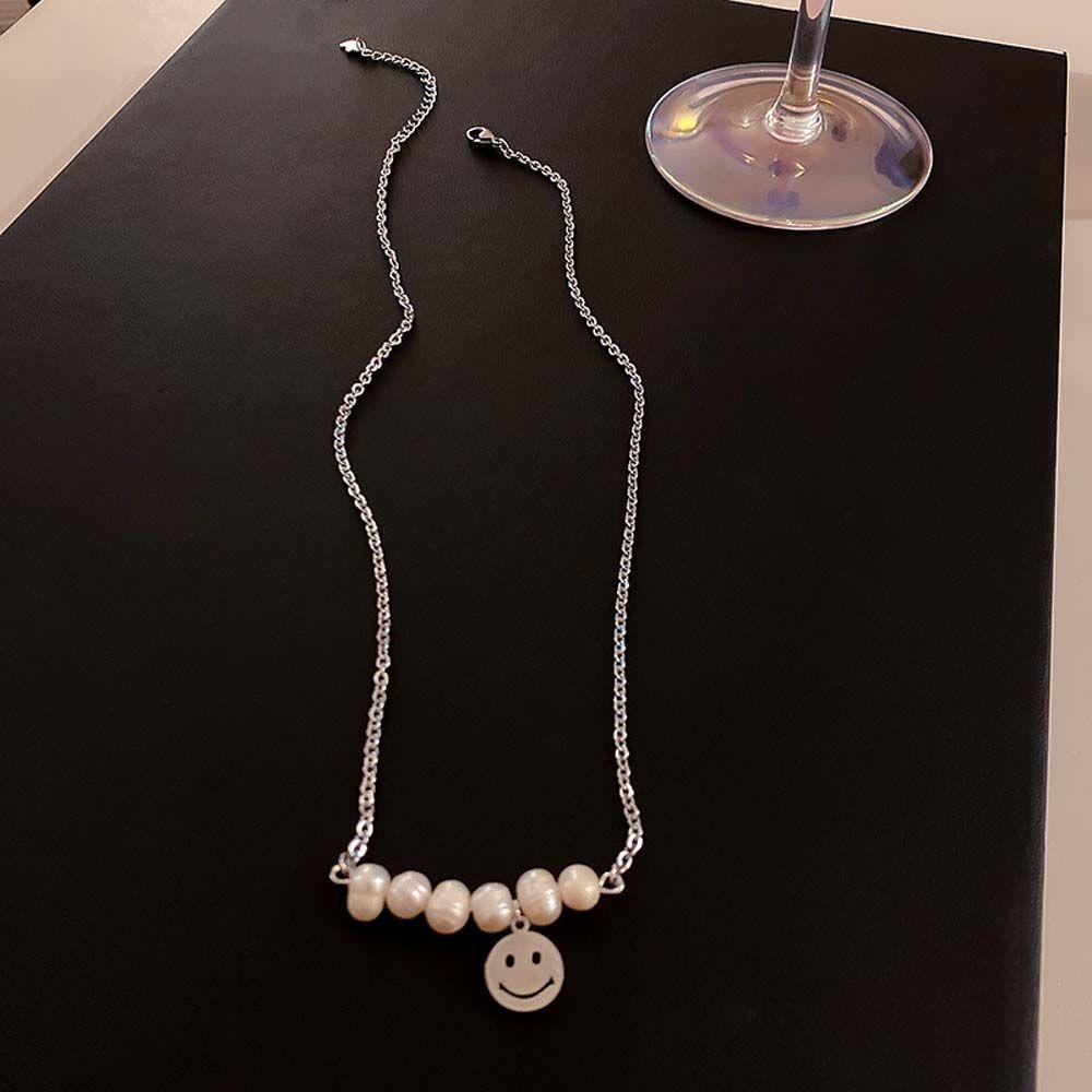 [Elegan] Wanita Kalung Kepribadian Lucu Elegan Perhiasan Fashion Wajah Senyum Temperamen Choker