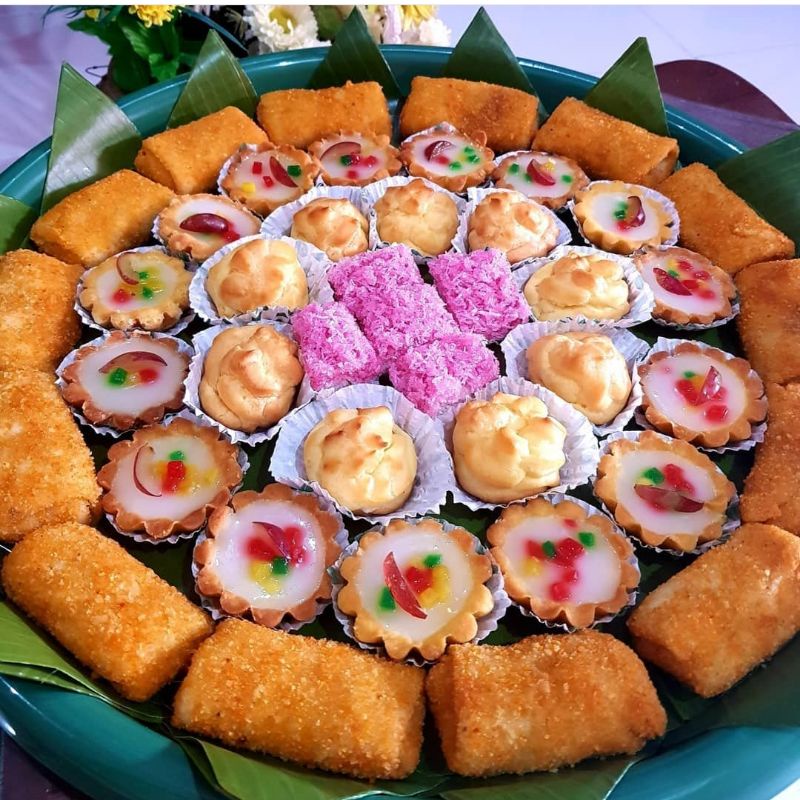 

Kue tampah/ jajanan pasar