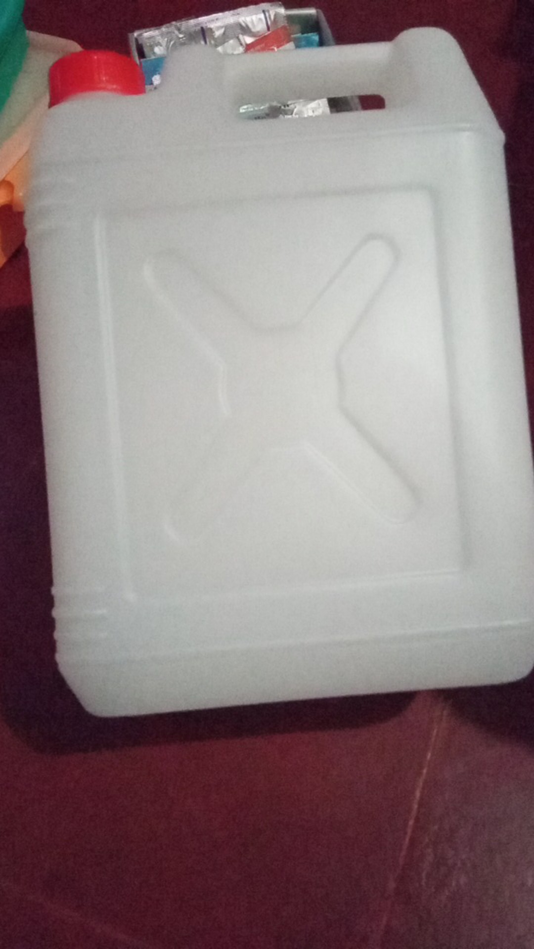 Jerigen Baru Green Leaf 2 Liter Putih