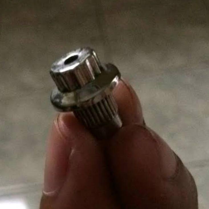 Top Produk.. Ripet nut velg mobil variasi warna silver