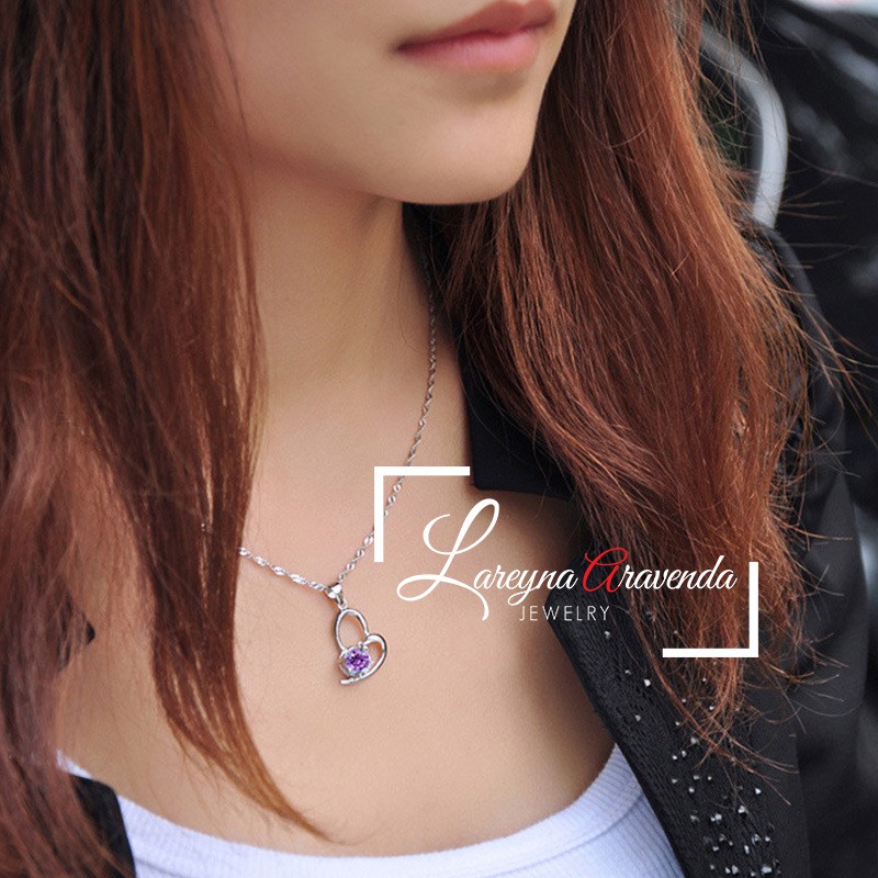 Kalung Titanium Wanita Liontin Motif Love Kristal Crystal Swarovski KL034