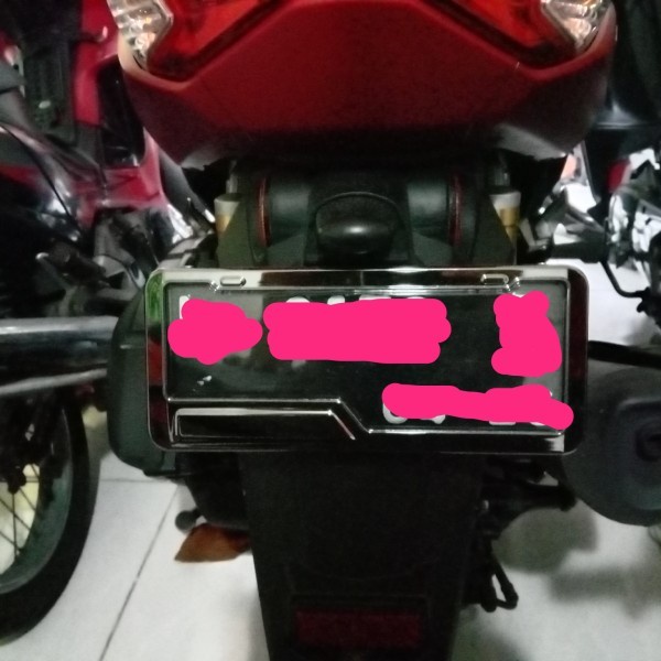 COVER DUDUKAN TATAKAN TEMPAT PLAT NOMOR MOTOR AKRILIK TGP ICON