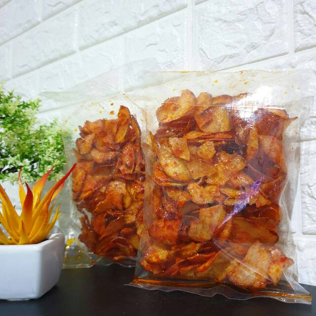 

Keripik singkong balado khas padang (keripik sanjai)