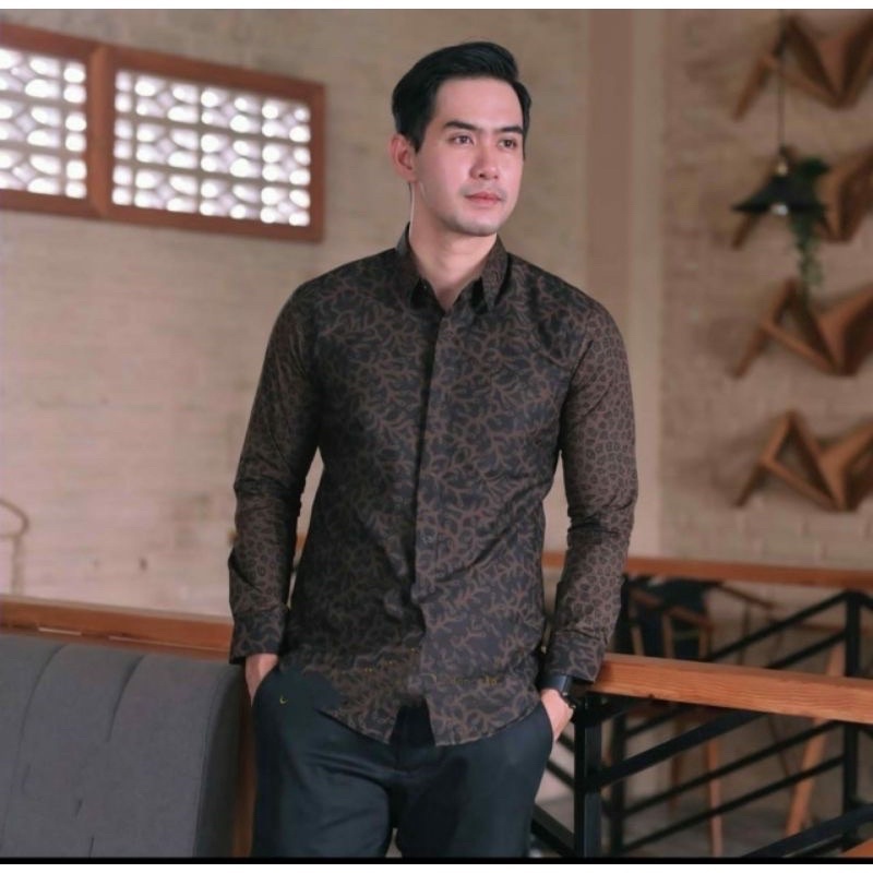 PALAPA COKLAT BATIKSOLOAMANAH KEMEJA BAJU BATIK PRIA SOLO LENGAN PANJANG PENDEK LAPIS FURING ATASAN BATIK PREMIUM MODERN KATUN HALUS JAYANEGARA RAJASAKTI JAYANEGARA KANAYA MAHKOTA NGUDI RAHAYU NIRWANA ALJAYA PERWIRA KANAYA WISANGGENI SM DEWO WIRYAWAN