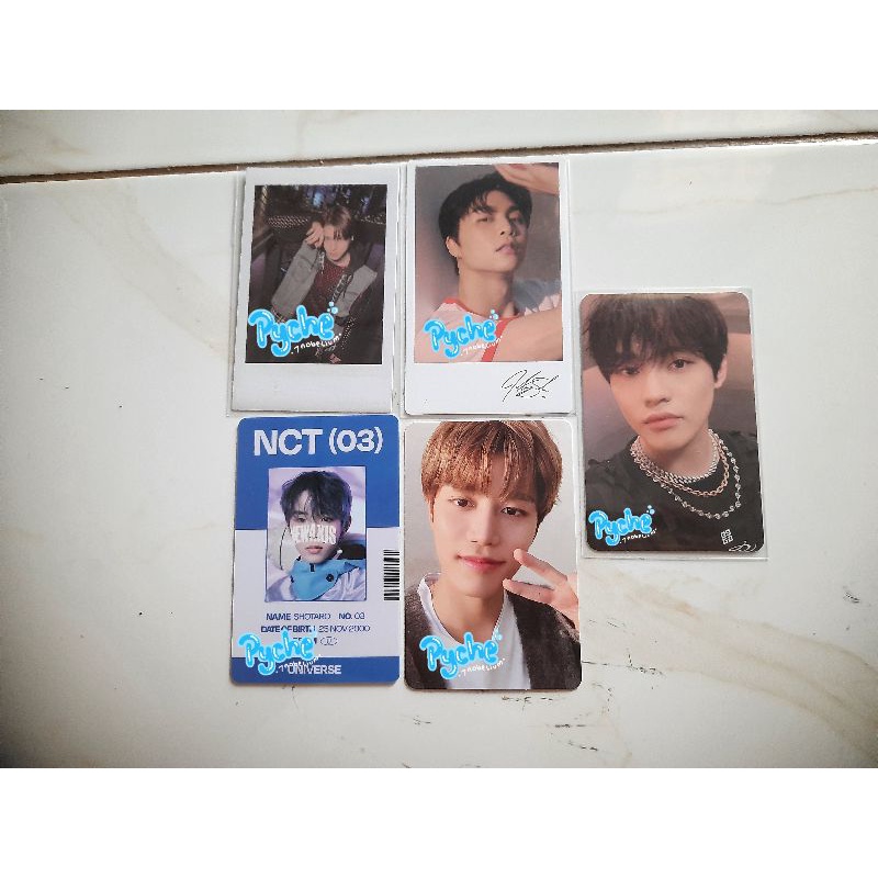 PC OFFICIAL PHOTOCARD POLA NATREP NATURE REPUBLIK JOHNNY CHENLE BAJU HITAM A VER DREAMING TAEIL ID C