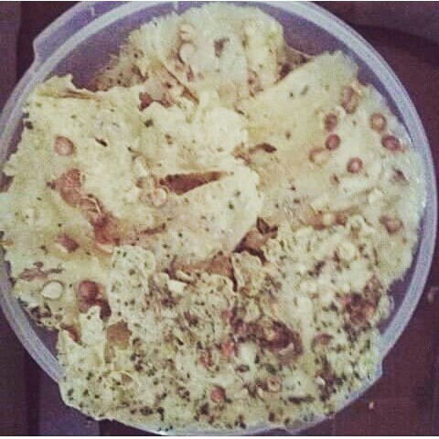 

Peyek kacang tanah
