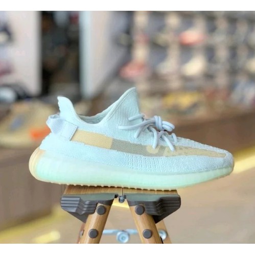Sepatu Adidas Yeezy Boost 350 V2 - Hyperspace