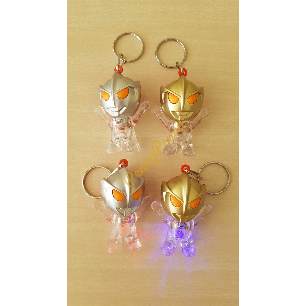 Gantungan kunci Model Ultraman / HK / Donald Bebek / Pistol Besar Bisa Nyala Lampu