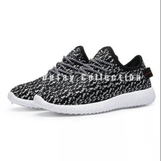 Sepatu Yeezy Anak Hitam Bintik Putih