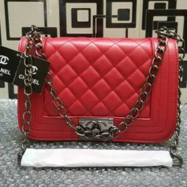 Tas Wanita Chanel Boy Fuchsia Polos Cocok Untuk Kerja Jalan Jalan Kuliah Warna Merah