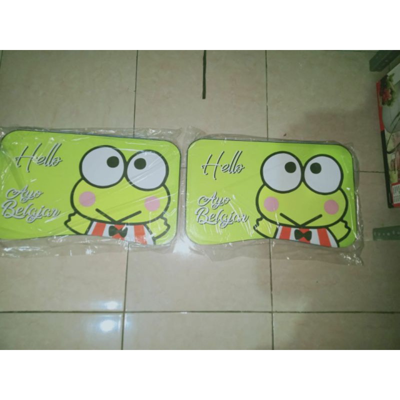 

meja laptop karakter