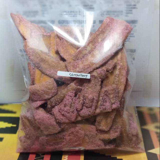 KERIPIK PISANG / KRIPIK PISANG RASA STRAWBERY STROBERI ASLI LAMPUNG (KEMASAN 180 GRAM)