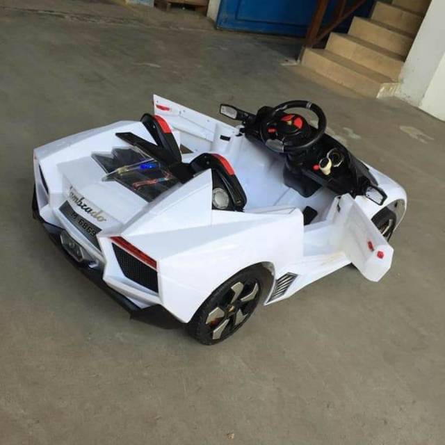 Mobil Lamborghini aki