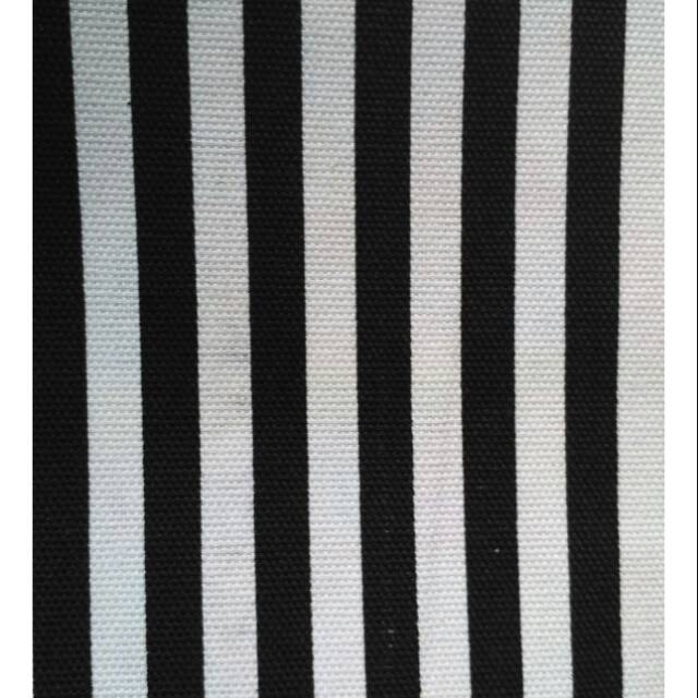 Kain kanvas motif salur / garis