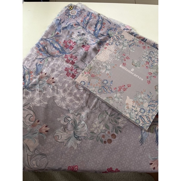 PRELOVED BUTTONSCARVES THE TOPKAPI GREY