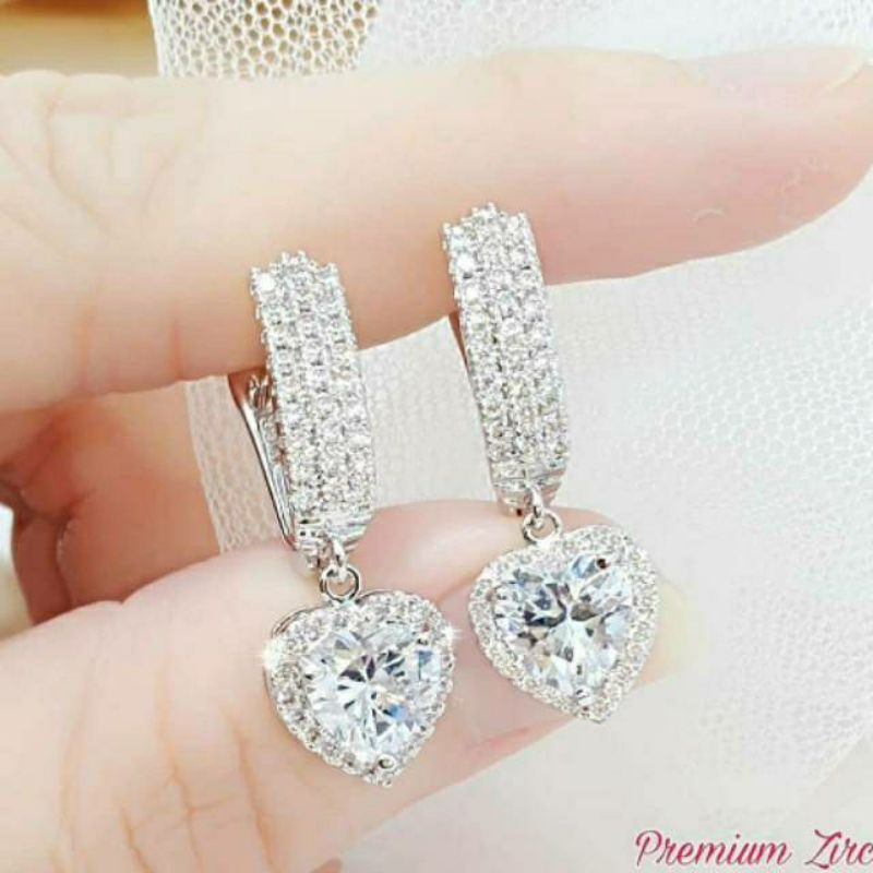 Anting Gantung Love Permata Tanam Titanium Anti Karat