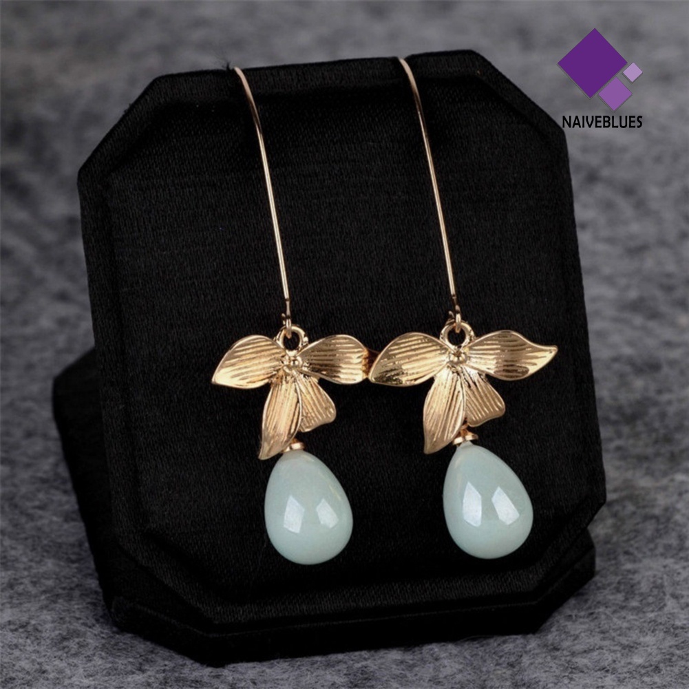 Anting Hook Bentuk Daun Aksen Mutiara Imitasi Bahan Alloy Untuk Wanita