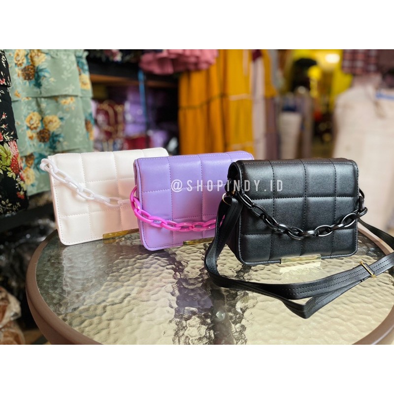 

SHOPINDY- TAFF ACRYLIC FLAT