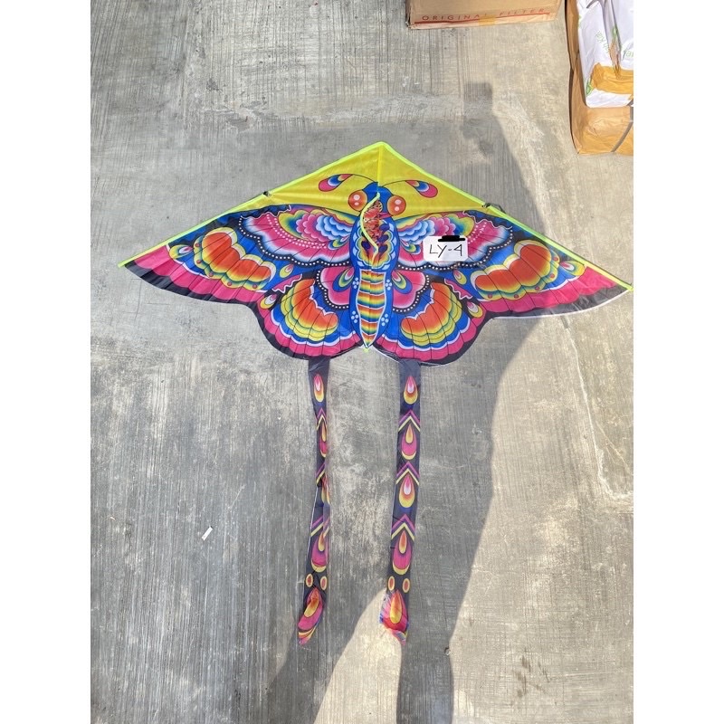 layang layang kain lipat kupu kupu